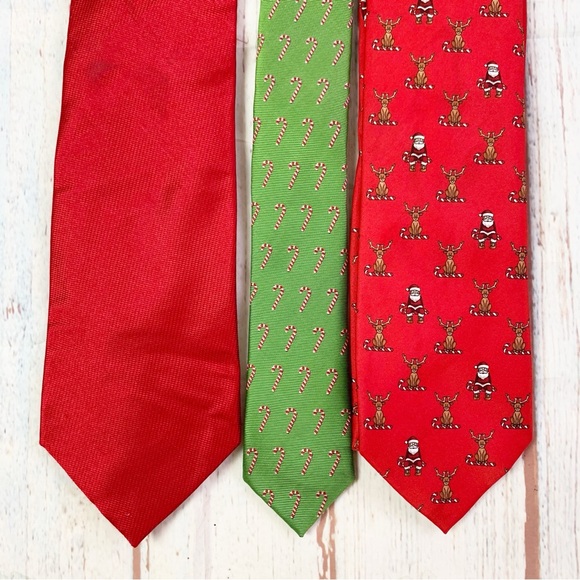 ✨3 for 1✨ Christmas Holiday Neckties - Picture 1 of 4